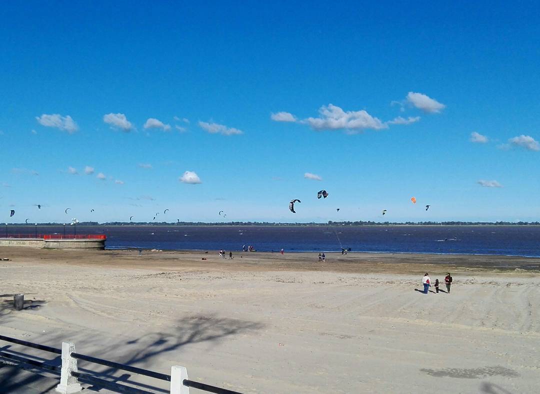 kites en la costanera de Santa Fe